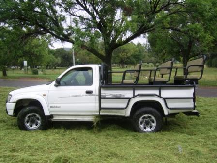 TOYOTA_HILUX_FRAME_WITH_3_BENCHES15678.JPG